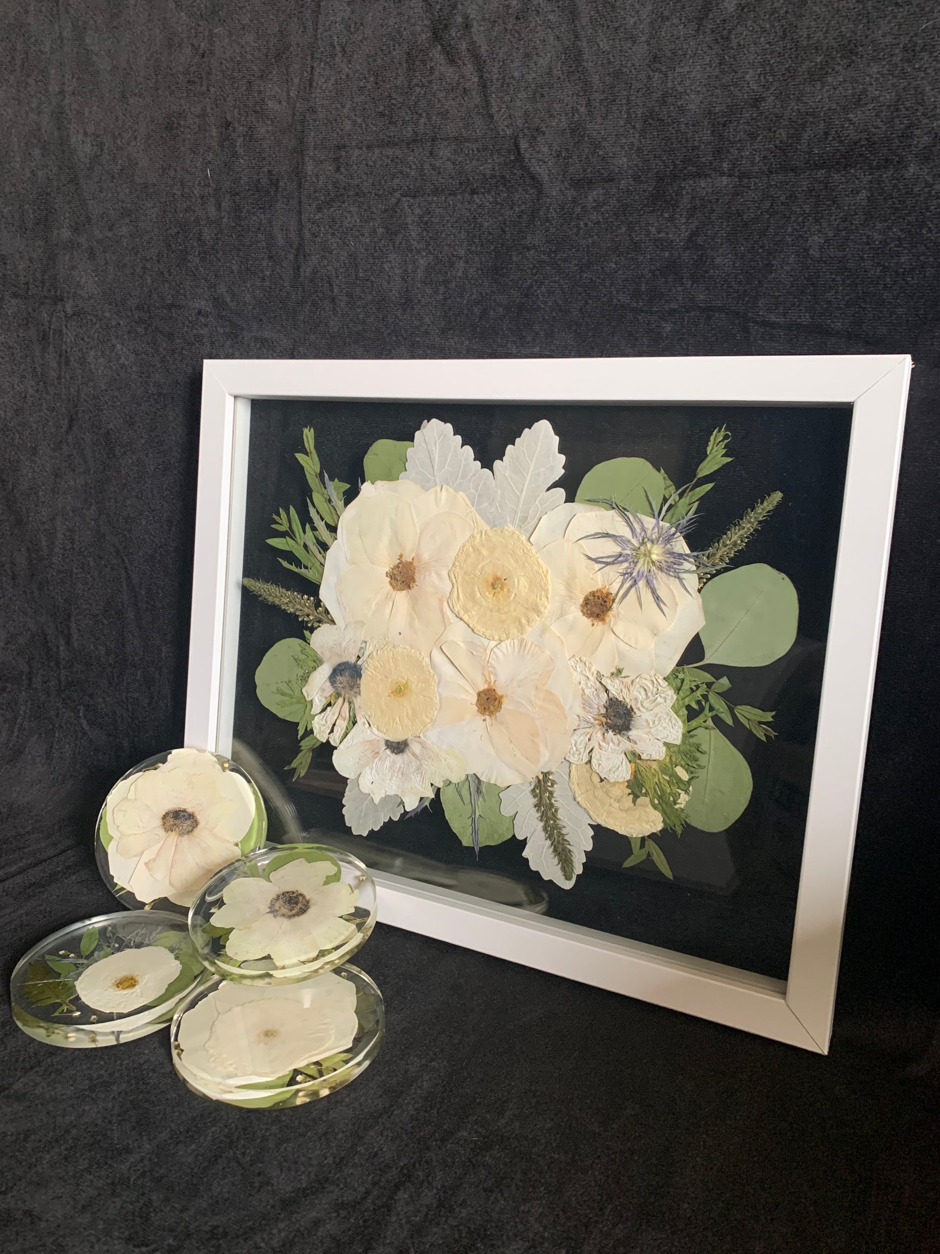 11" x 14" Floating Frame - Black / Yes